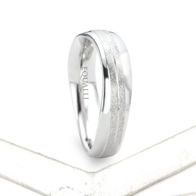 LAIUS ENGAGEMENT RING IN 14K GOLD by Equalli.com